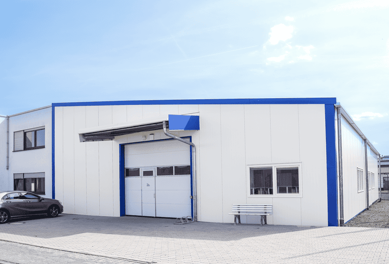 01_PACO_Produktionshalle_mit_Büro_wärmegedämmt_Pultdach